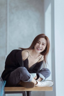 AI人臉替換趙露思造夢視頻