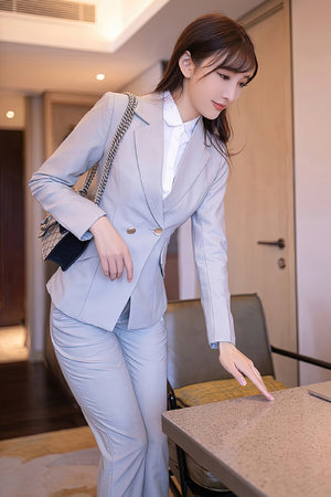 強行扒開腿擠入春藥雙性