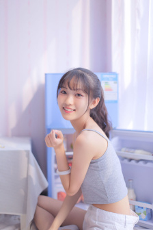 白水女初熟甜桃方領打底衫