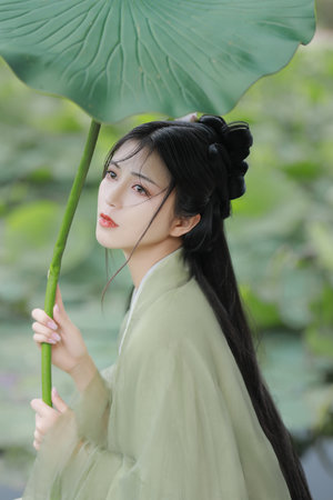 孟若羽《天美》MV