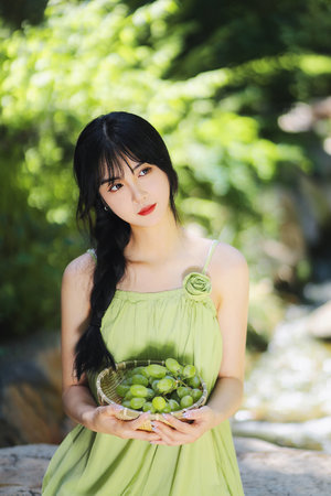 女性高級感大片照片素材