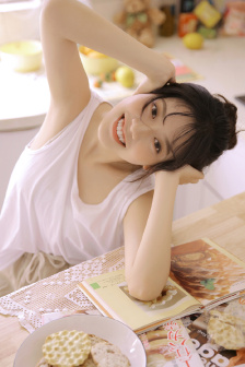 歐美精品久久久久久干草小說