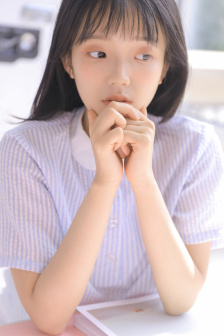 楊振寧翁帆醫院產下一子