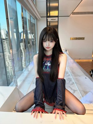 美女被虐吸奶動態圖片