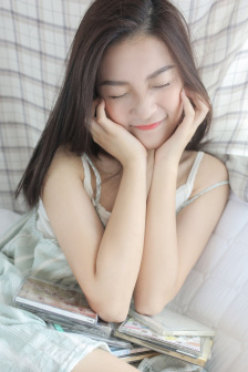 女生溜溜身子的視頻大全高清