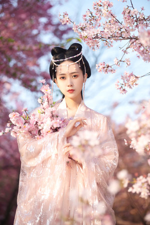 《售樓小姐2》在線觀看中文