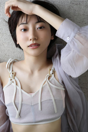 寶寶才兩根手指就疼哭了怎么回事