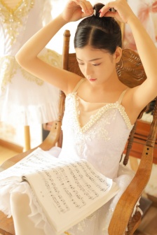 《姐姐讓我戴上避孕套》歌詞漫畫