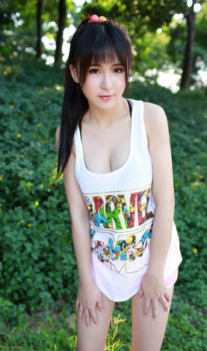 日韓人妻無碼制服絲襪視頻