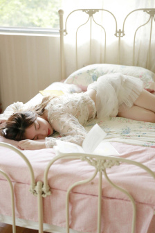 養女玫瑰三兄弟齊上陣小說