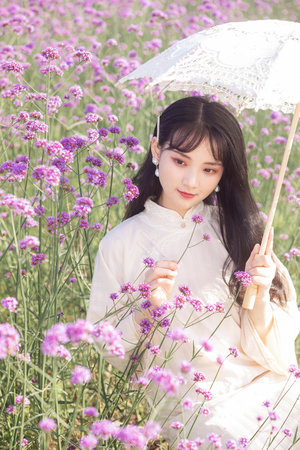 學生老師辦公室接吻電視劇