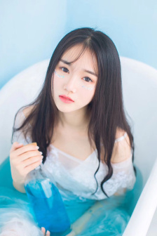 萬茜丁字褲圖片