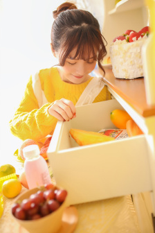 坐在叔叔的硬硬的上面寫作業