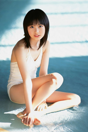 趁她洗澡摸她胸把她C了她