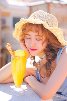 黑土躺床上流白色分泌物怎么回事