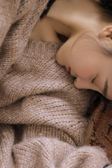 在公園里和男朋友跨坐接吻的好處