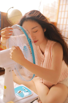 夏天校服太透了R頭