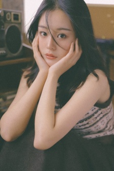 《劫匪當丈夫面欺負妻子》