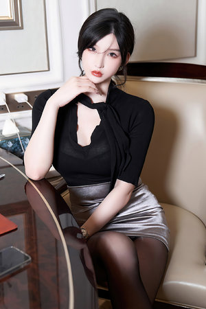 器材室輪-J-(4):對著鏡子