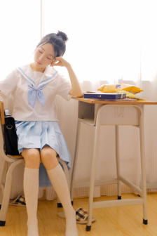 扒開末成年粉嫩的小縫視頻