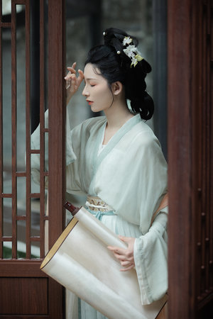 《木馬上的皇帝》小說