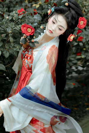 穿越成公爵家的女漫畫免費