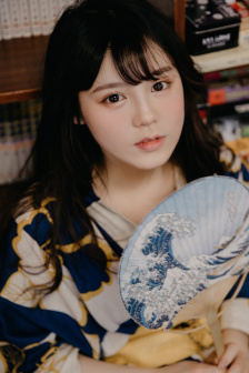 色愁愁久久久人愁愁久是什么意思