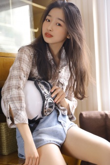 擁擠的帳篷里動漫