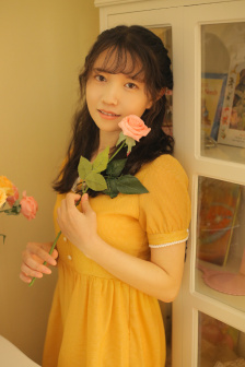 寶寶趴開一點腿就不痛了