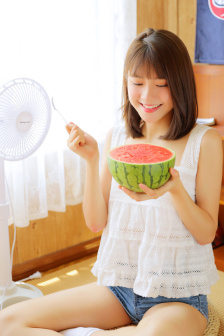 美女比基尼游泳圖片視頻