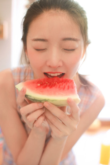 女兒被父親催熟養大小說結局