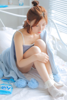 《社長妻子替丈夫還清債務》中文