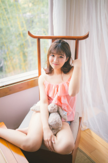 男生手放女生胸上胸會變大嗎