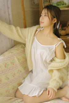 《艷婦蕩乳》在線觀看