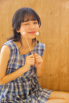 珠串從倆腿間一顆顆掉了下來