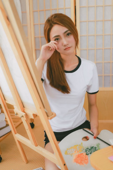 脫褲子打女孩子屁股打多久才會腫呢