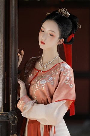 年輕漂亮的瘦子