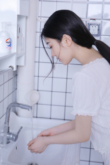 撿到校霸的遙控器TXT免費閱讀