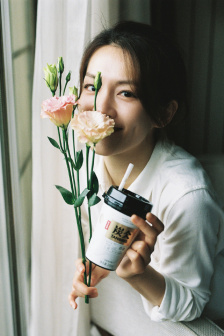 向日葵在夜晚綻放動畫播放