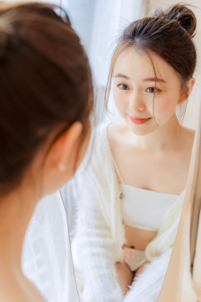 《打烊后僅剩的沙龍櫻花片尾曲》