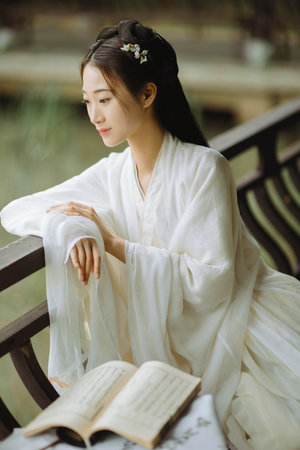 挺進親女小蕾的嫩苞視頻