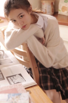 健身教練68杰森提起勇氣展開攻勢