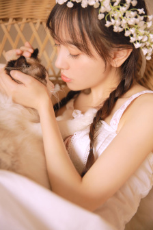 兩具雪白嬌軀糾纏一起小說