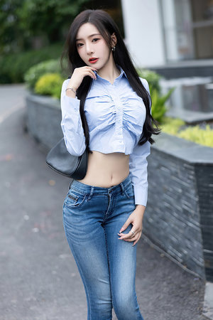 老外公交車上撒尿