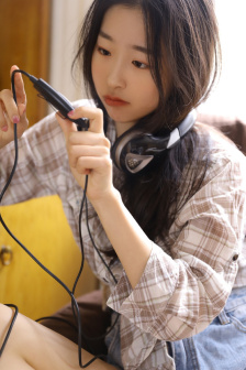 兩個奶頭被吃得又翹又腫特別疼