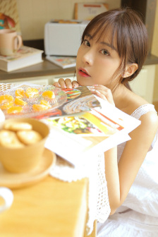 光溜溜女孩視頻大全