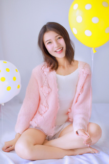 小柔跪趴撅著給人玩弄H漫畫