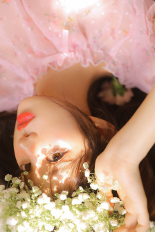 白眼球有紅血絲