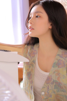 韓國三級《誘人的乳》