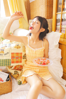 五月丁香亭亭玉立的意思